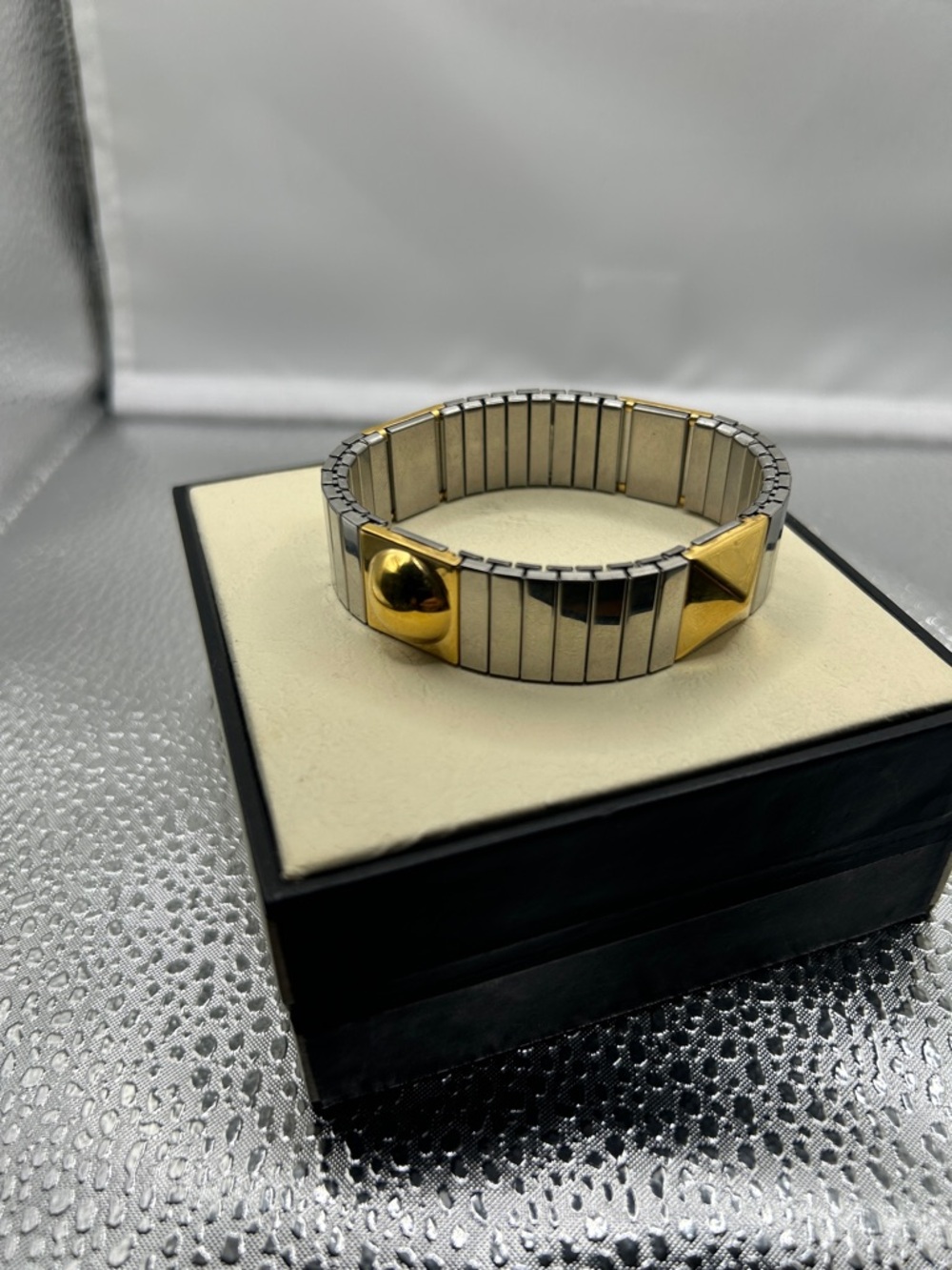Vintage Avon stretch bracelet two toned unisex modern casual business casual